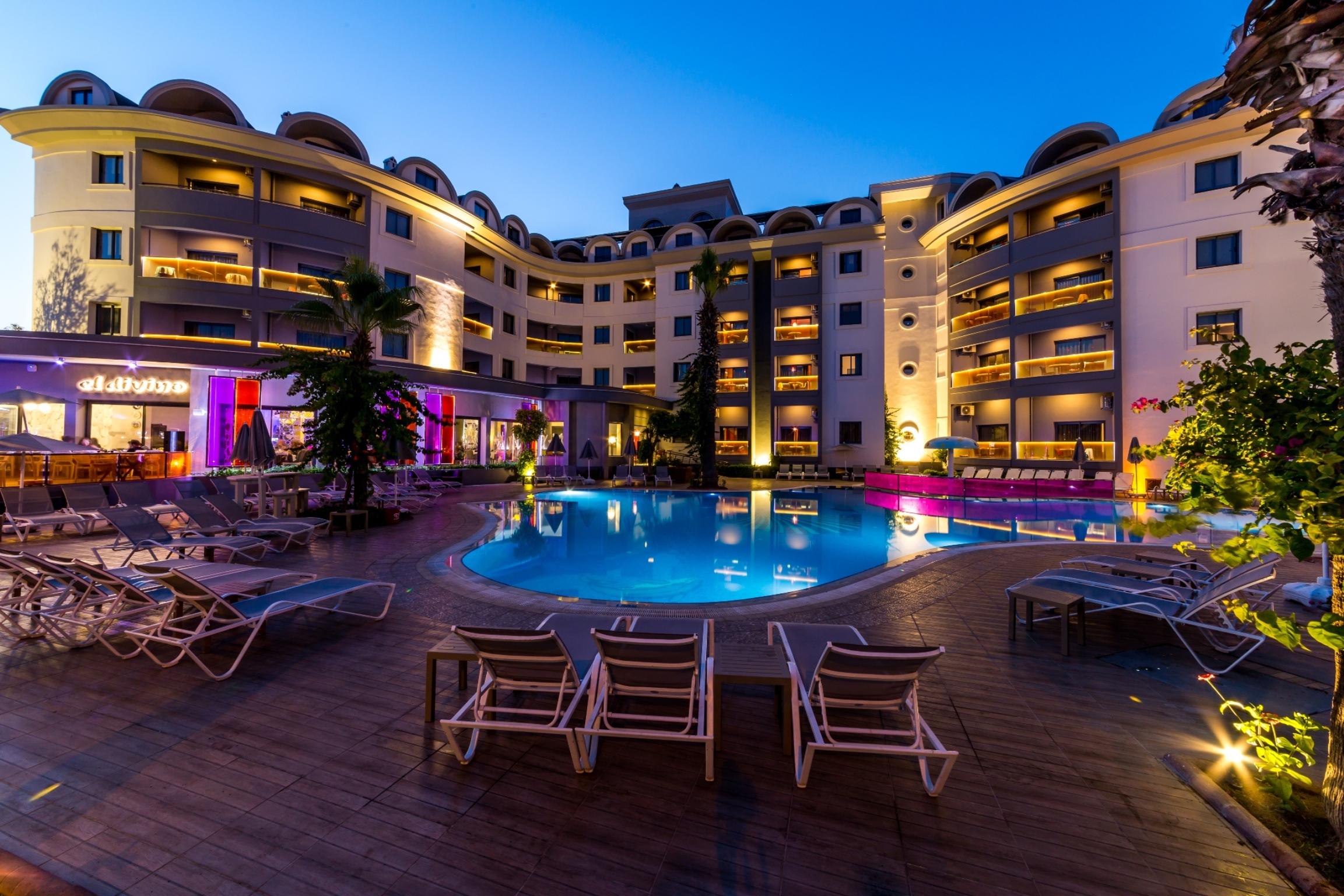 Costa Mare Suites 马尔马里斯 外观 照片