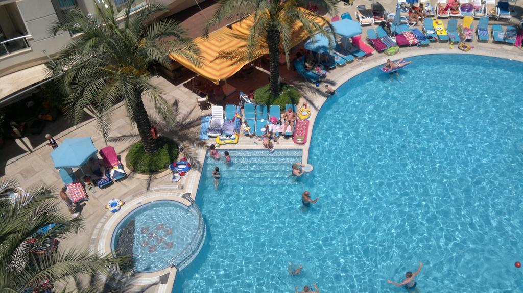 Costa Mare Suites 马尔马里斯 外观 照片