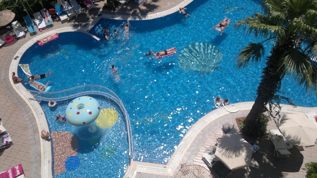 Costa Mare Suites 马尔马里斯 外观 照片